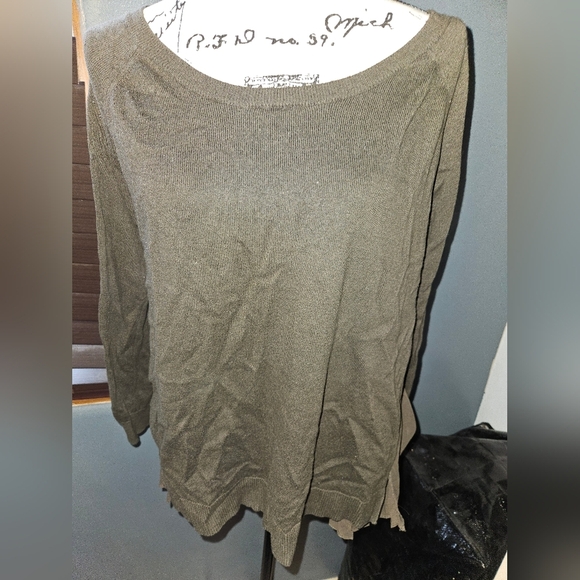 Torrid Womans Long Sleeve Blouse Size 0 - Picture 1 of 11